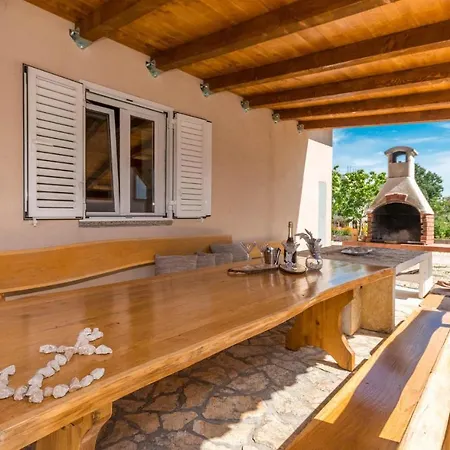 Appartamento Cozy In With Wifi Biograd Na Moru